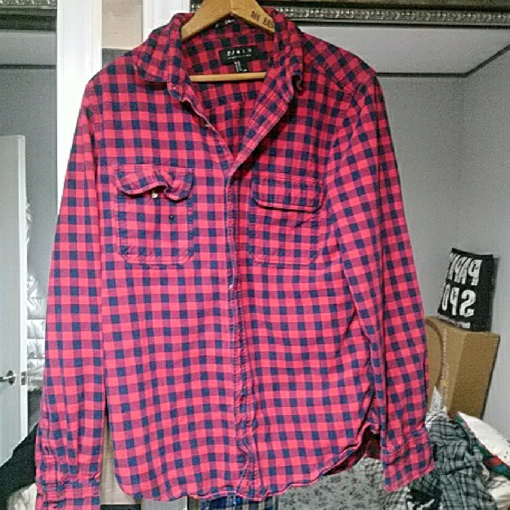 21 Men Red and Black Plaid Shirt